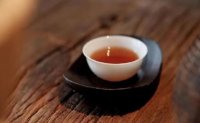 茶杯放下，是為了承接下一杯香茶。